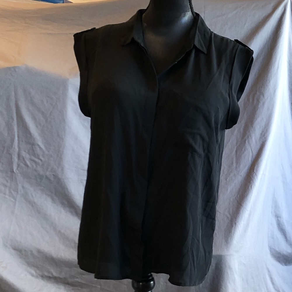 Mossimo cap sleeve button up blouse